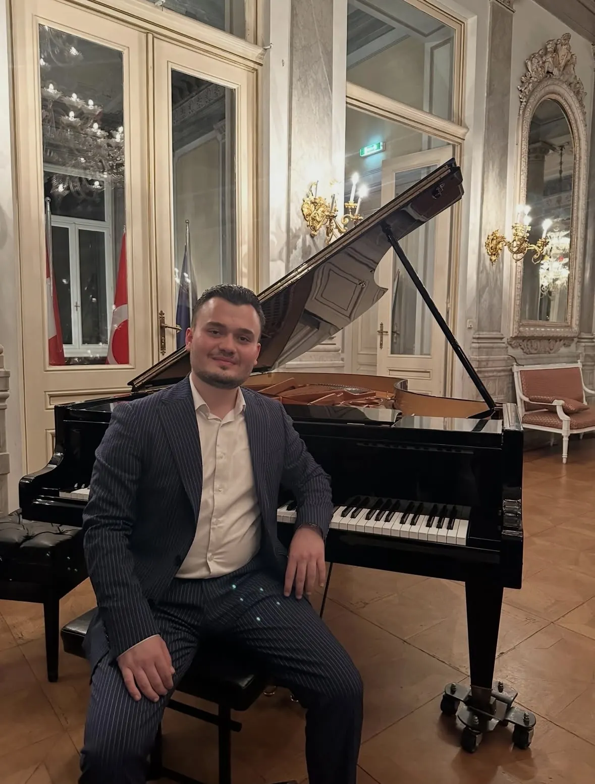 İbrahim Mehmet Dinç — Kurucu · Müzik Terapisti · Piyanist
