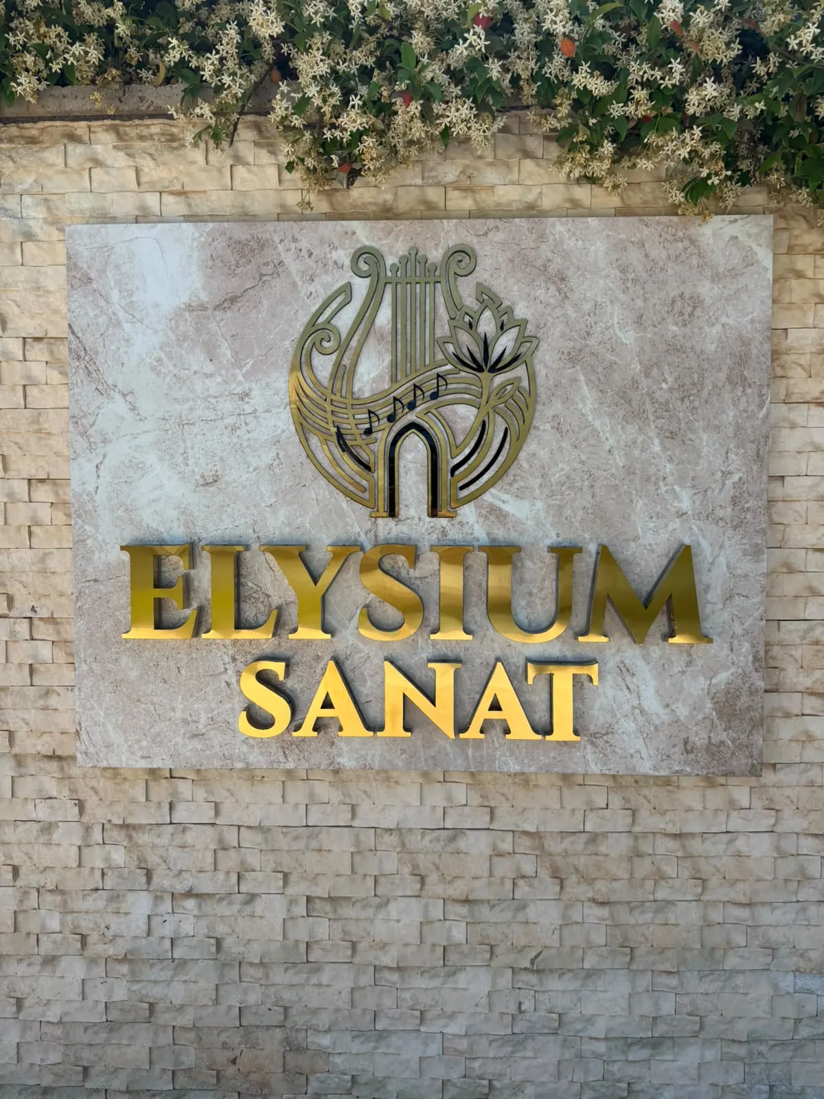 Elysium Sanat tabelası